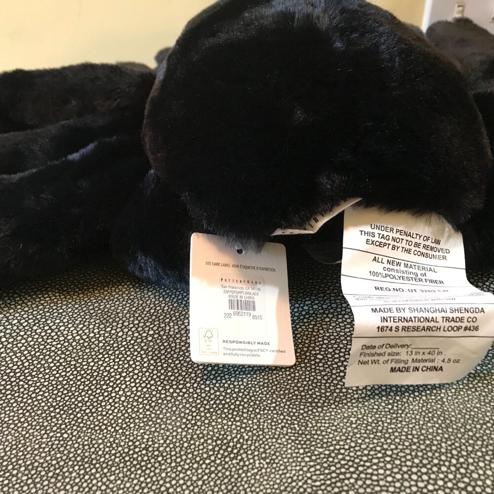 NWT POTTERY BARN PLUSH SAMMY SPIDER PILLOW DECOR HALLOWEEN - Picture 7 of 7